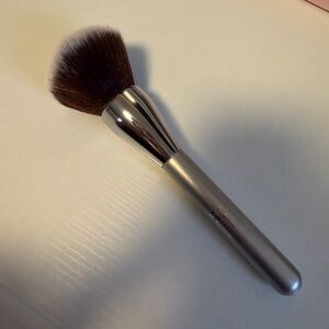 IT Powder Brush